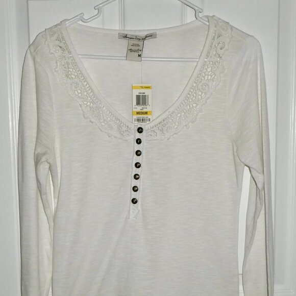 BRAND NEW AMERICAN RAG OFF WHITE WOMENS LONG SLEEVE SHIRT - LACE, BUTTONS MEDIUM - Picture 1 of 2